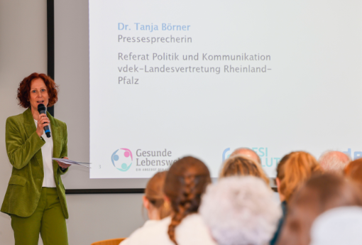 Dr. Tanja Börner (vdek) bei der Begrüßung